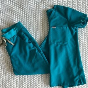 Caribbean Blue FIGS SCRUBS in XS/XSP Zamora Joggers + Top